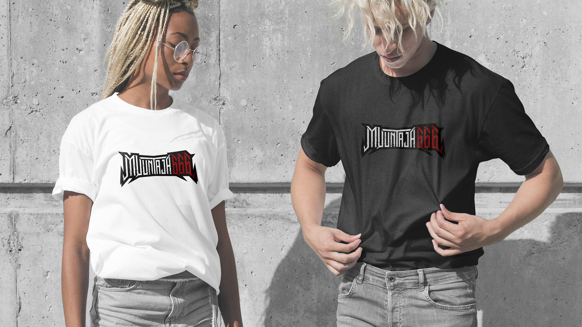 Muuntaja 666 valkea ja harmaa t-paita mallejen päällä